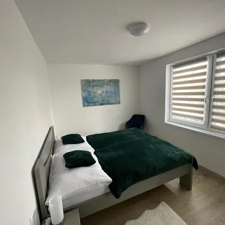 Vikendovy Dom Lilac 度假居 *